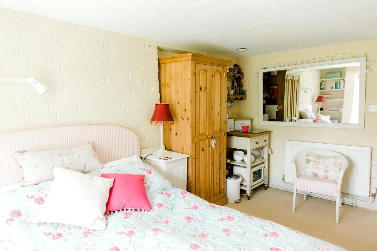 Cosy Cottage Ground Floor Bedroom Ensuite With Private Entrance Τσίτσεστερ Εξωτερικό φωτογραφία