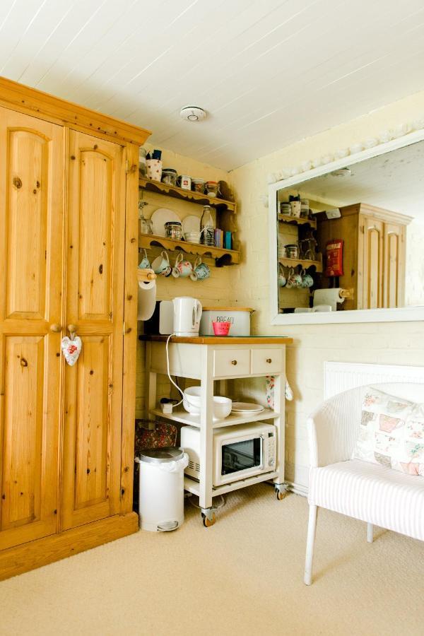 Cosy Cottage Ground Floor Bedroom Ensuite With Private Entrance Τσίτσεστερ Εξωτερικό φωτογραφία