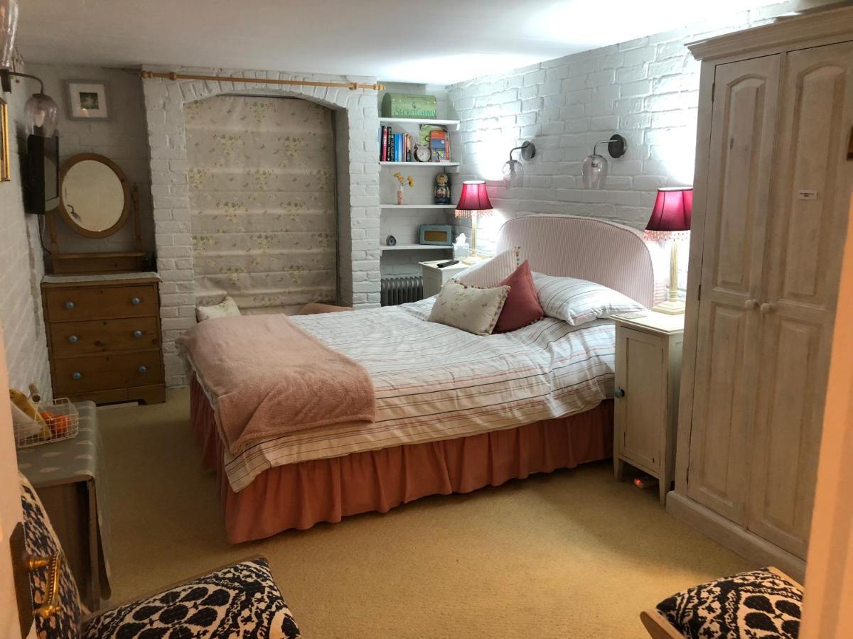 Cosy Cottage Ground Floor Bedroom Ensuite With Private Entrance Τσίτσεστερ Εξωτερικό φωτογραφία