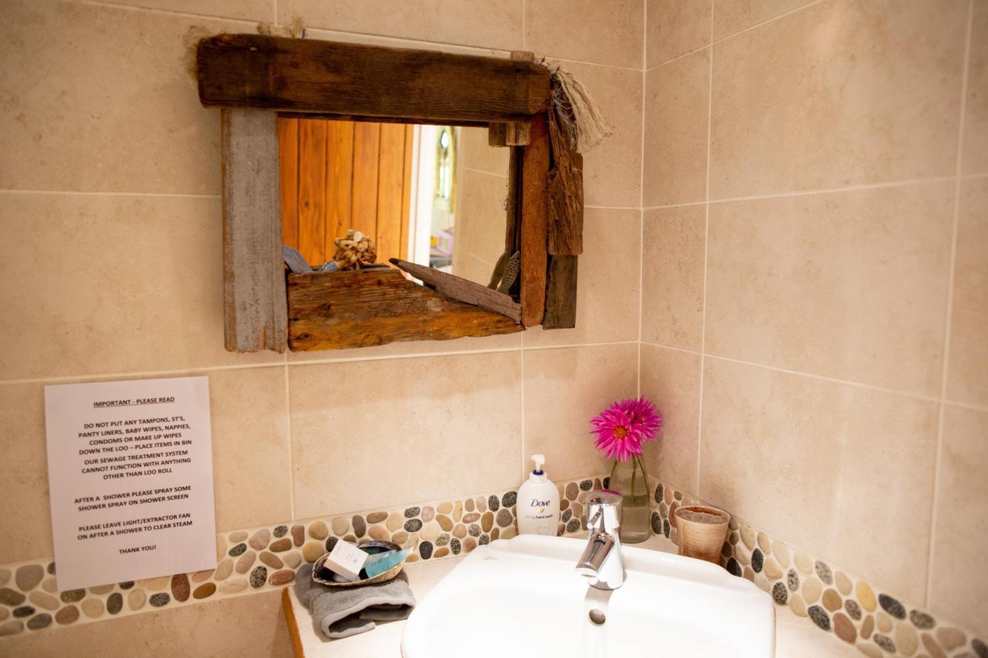 Cosy Cottage Ground Floor Bedroom Ensuite With Private Entrance Τσίτσεστερ Εξωτερικό φωτογραφία